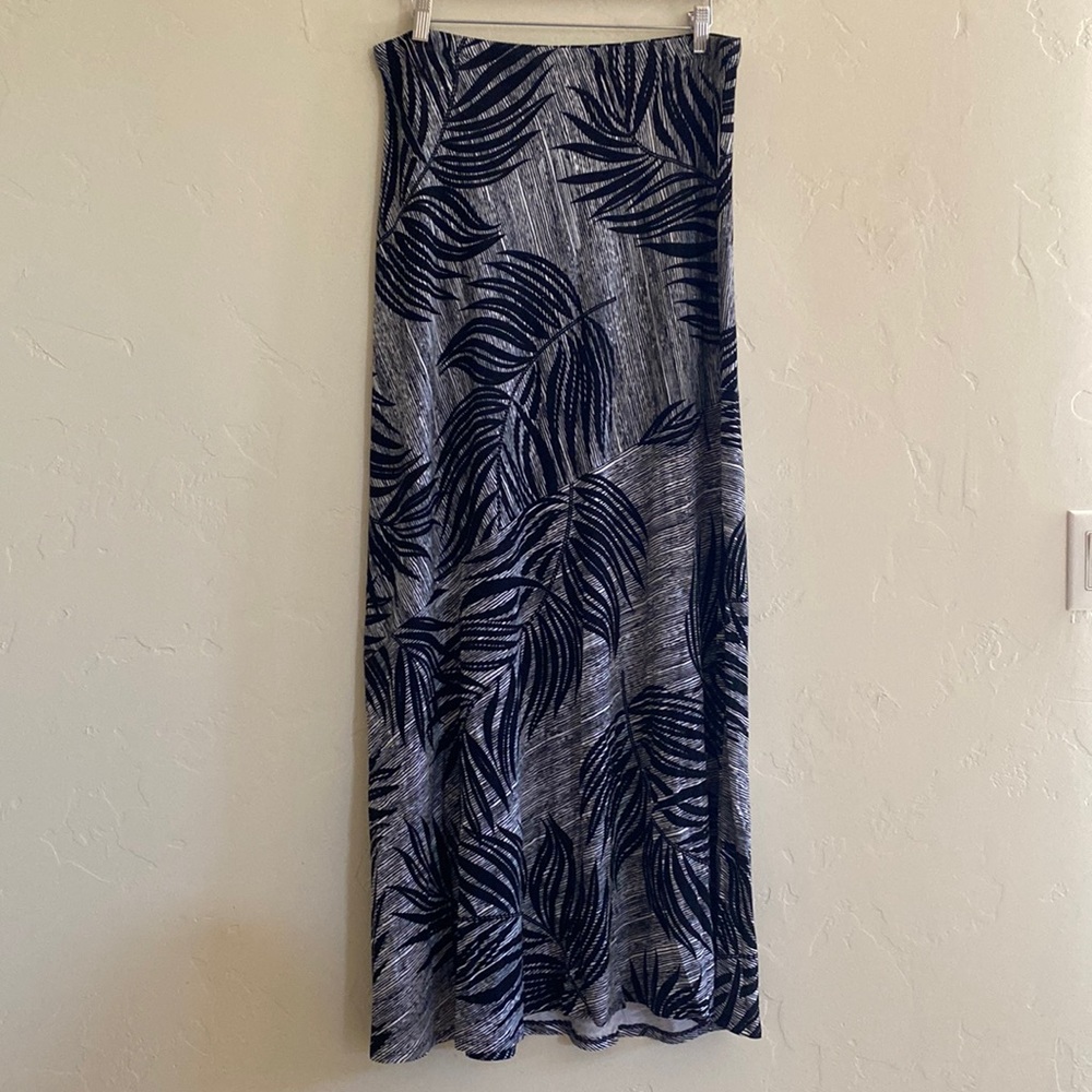 Maxi skirt with elastic waist